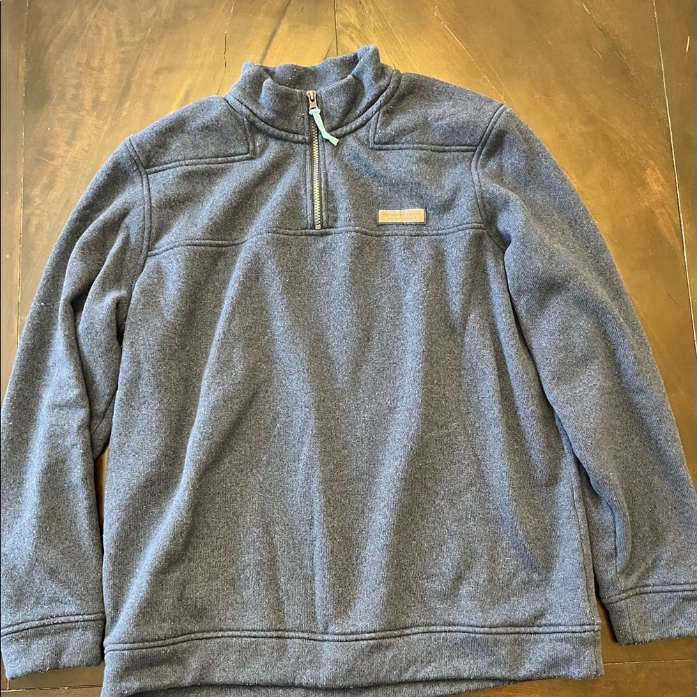 Mens vineyard vines in great condition